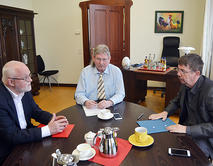 AWG_Gespr&auml;ch_B&auml;rhold