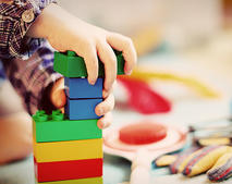 Kinderbetreuung_Baukl�tze_Kinderh�nde