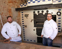 Schaub�ckerei_David_Bahrendt_vor_Backofen